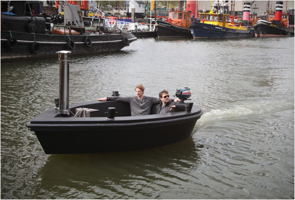 hot-tug-jacuzzi-boat-4.jpg | Image