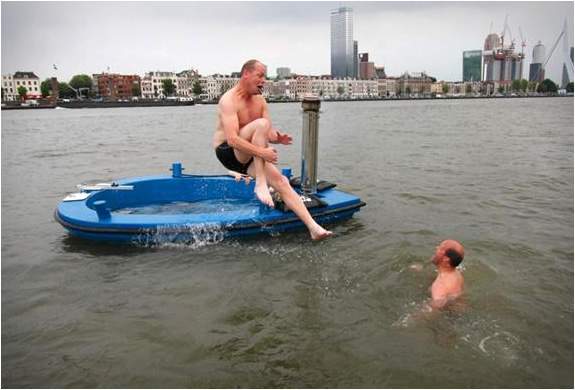 hot-tug-jacuzzi-boat-5.jpg | Image