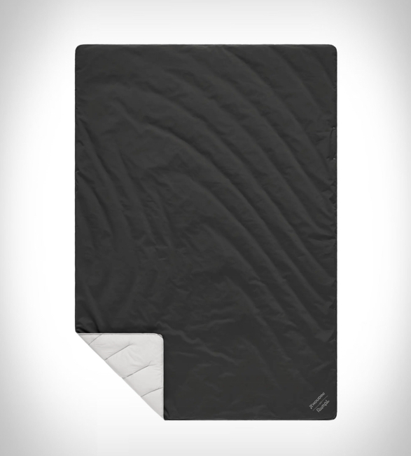 houdini-rumpl-reconnect-blanket-2.jpeg | Image