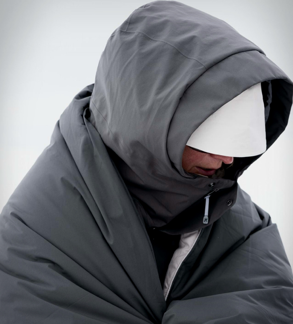 houdini-rumpl-reconnect-blanket-7.jpeg
