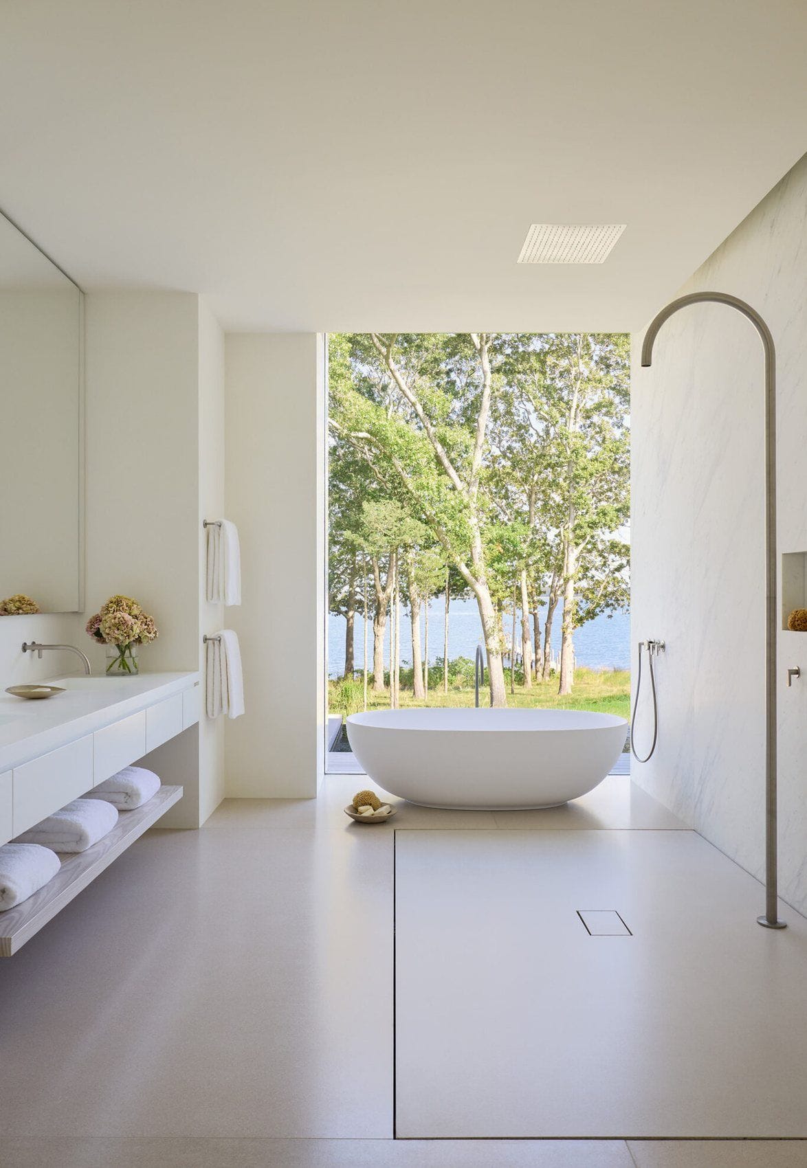 house-on-sag-harbor-21-bathroom-freestanding-tub-1174x1700.jpg | Image
