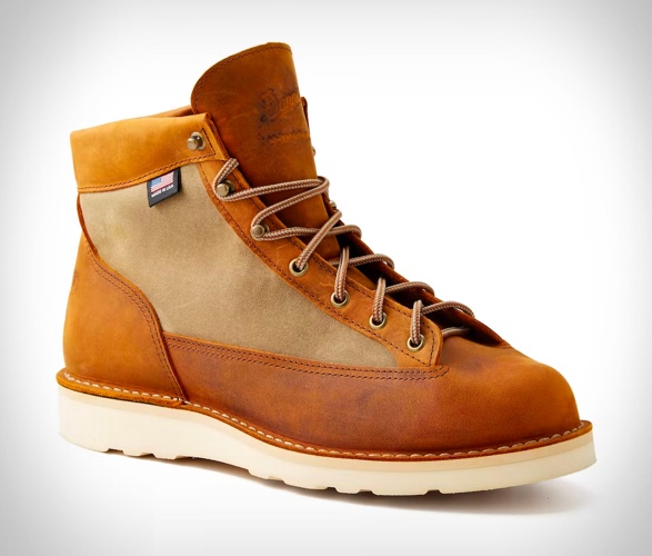 huckberry-danner-waxed-canvas-danner-light-2.jpg | Image