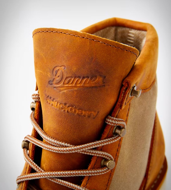 huckberry-danner-waxed-canvas-danner-light-4.jpg | Image