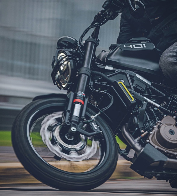 husqvarna-svartpilen-401-2022-10.jpg