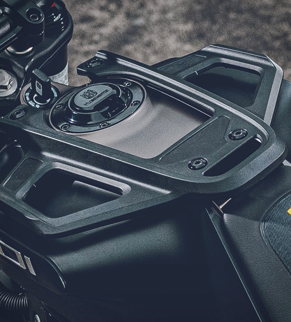 husqvarna-svartpilen-401-2022-7.jpg