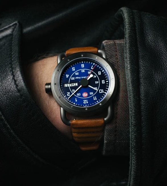 icon-signature-series-watch-8.jpg