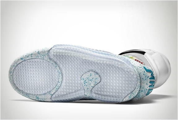 img_2011_nike_mag_4.jpg | Image