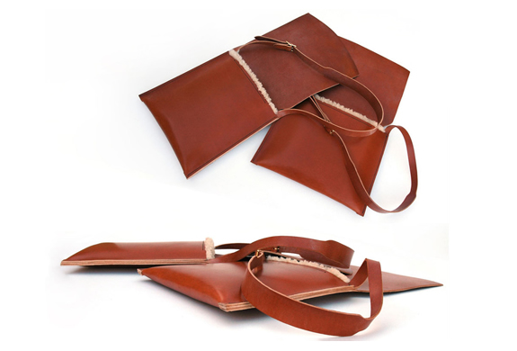 img_de_bruir_sheepskin_laptop_bag_2.jpg | Image