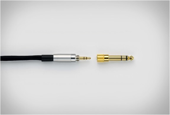 img_denon_ah_d7000_headphones_4.jpg | Image