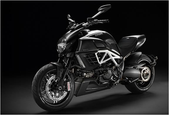 img_ducati_diavel_amg_2.jpg | Image