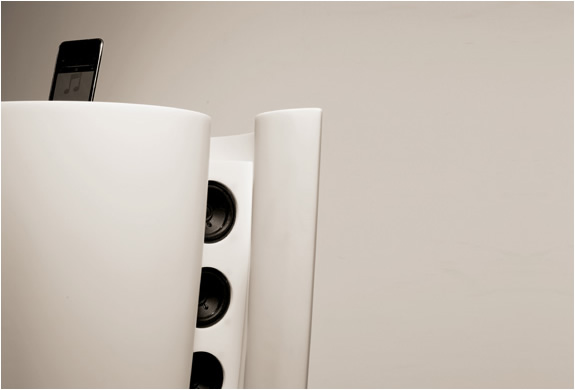 img_horn_ipod_dock_2.jpg | Image