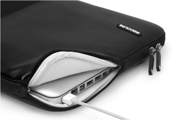 img_incase_protective_sleeve_5.jpg | Image