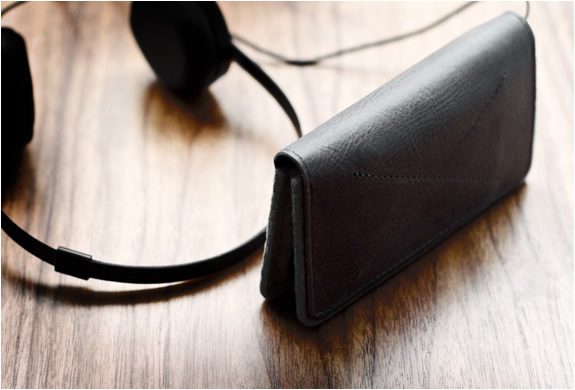 img_iphone_fold_wallet_hard_graft_2.jpg | Image