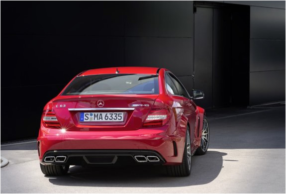 img_mercedes_benz_c63_amg_black_series_5.jpg | Image
