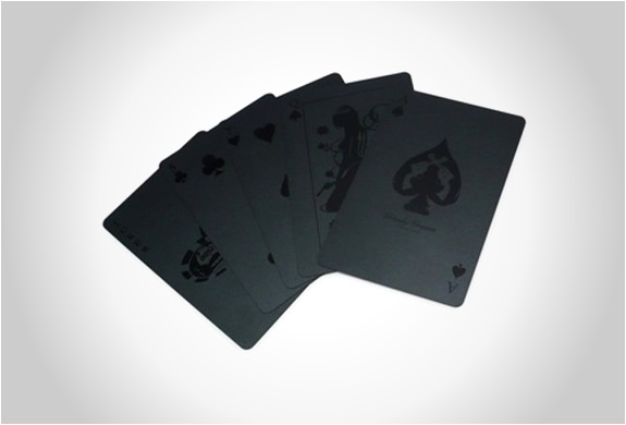 img_monochromatic_deck_cards_2.jpg | Image