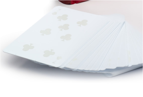 img_monochromatic_deck_cards_3.jpg | Image