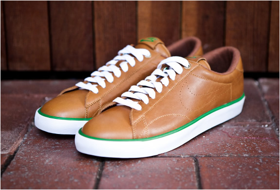 img_nike_air_zoom_tennis_classic_ac_qs_2.jpg | Image