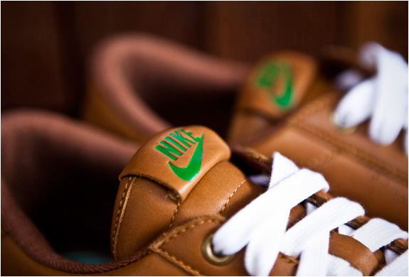 img_nike_air_zoom_tennis_classic_ac_qs_3.jpg | Image