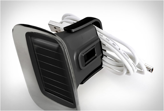 img_quirky_ray_solar_powered_charger_3.jpg | Image