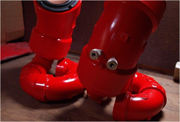 img_red_lobster_speakers_3.jpg | Image