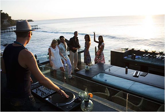 img_rock_bar_ayana_resort_3.jpg | Image