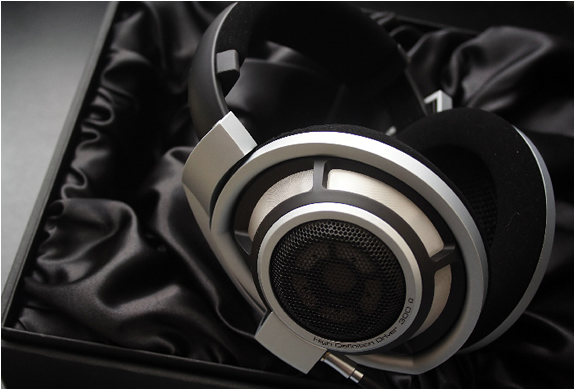 img_sennheiser_hd_800_headphones_3.jpg | Image