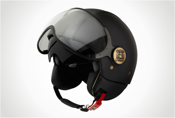 img_trussardi_1911_momodesign_helmet_2.jpg | Image