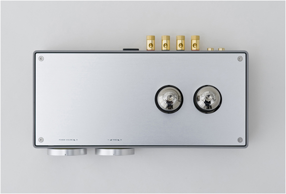 img_vaccum_tube_amplifier_2.jpg | Image