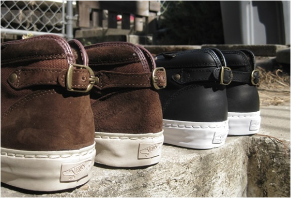 img_vans_buckleback_chukka_boots_5.jpg | Image