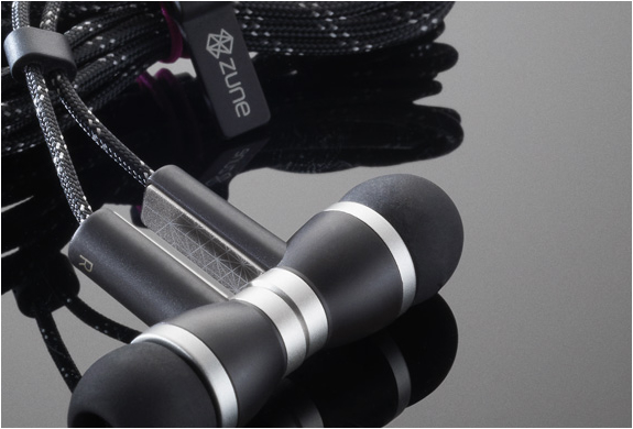 img_zune_premium_headphones_2.jpg | Image