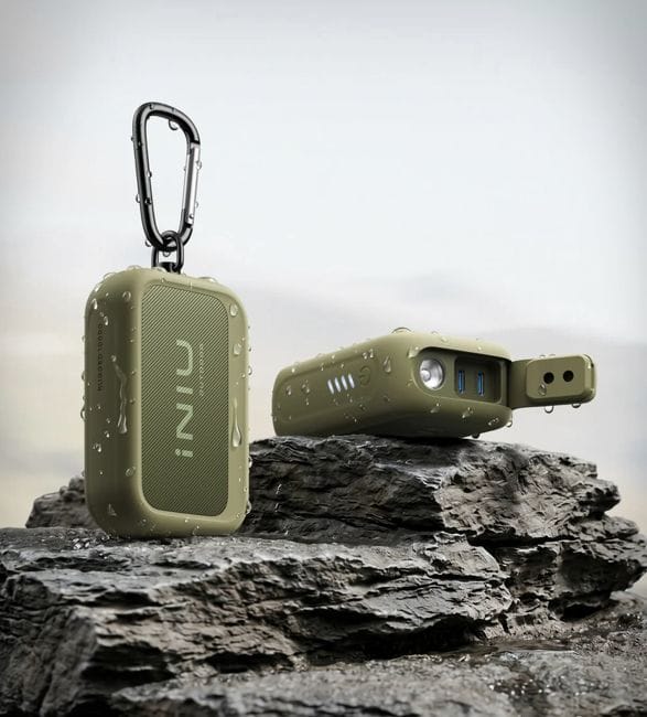 iniu-outdoor-rugged-10000mah-portable-charger-3.jpg | Image