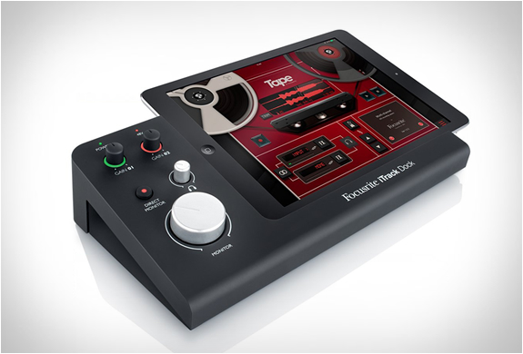 itrack-dock-2.jpg | Image