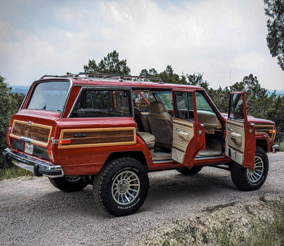 jeep-grand-wagoneer-restomod-12.jpeg