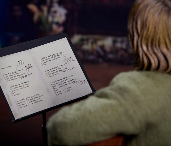 kurt-cobain-hyper-realistic-collectible-figure-7.jpg
