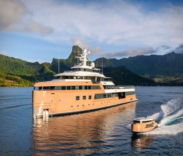 la-datcha-expedition-yacht-2.jpg | Image