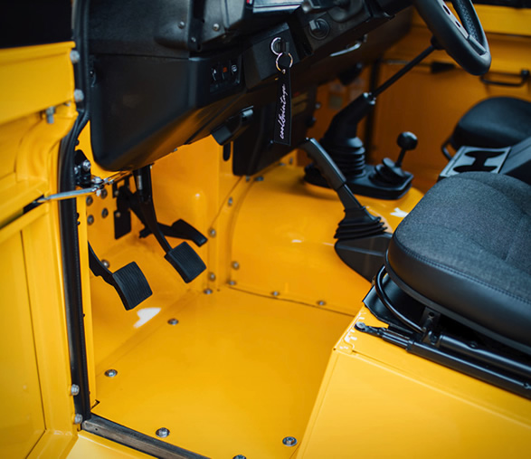 land-rover-d90-7.jpg
