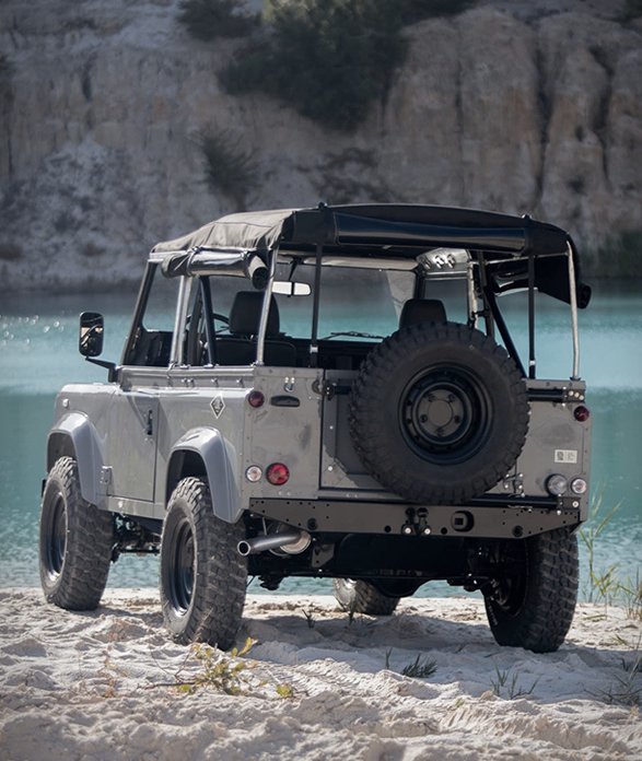 land-rover-d90-grey-12.jpg