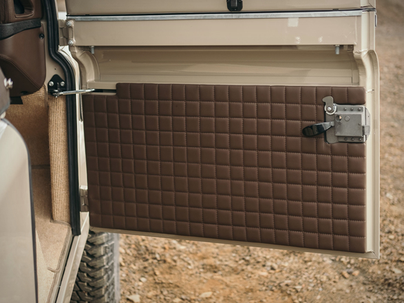 land-rover-d90-heritage-9.jpg