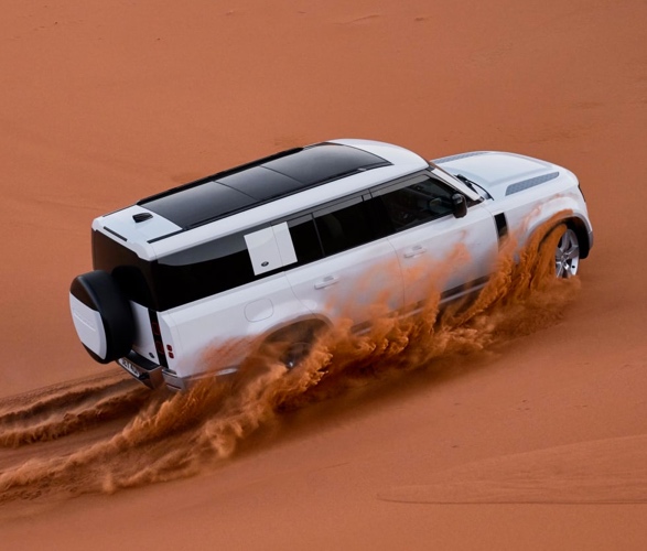 land-rover-defender-130-8.jpg