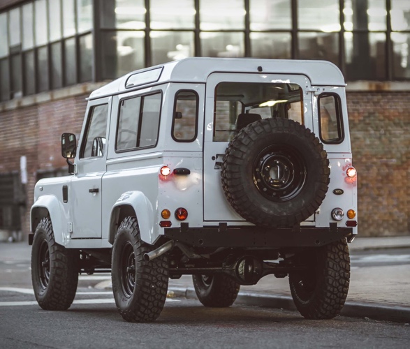 land-rover-defender-90-fuji-white-4.jpg | Image
