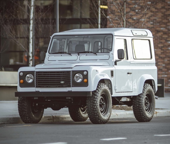 land-rover-defender-90-fuji-white-6.jpg