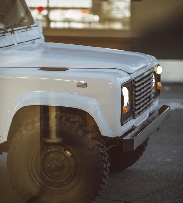 land-rover-defender-90-fuji-white-7.jpg