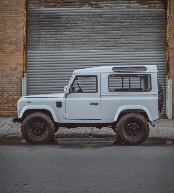 land-rover-defender-90-fuji-white-8.jpg