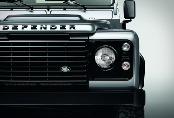 land-rover-defender-black-silver-pack-2.jpg | Image