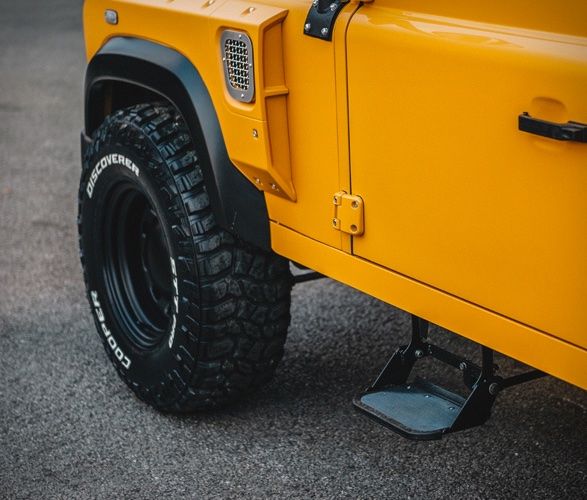 land-rover-defender-flying-huntsman-7.jpg