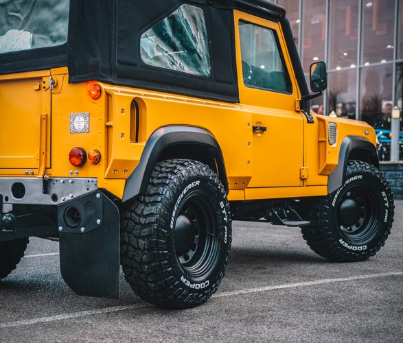 land-rover-defender-flying-huntsman-9.jpg
