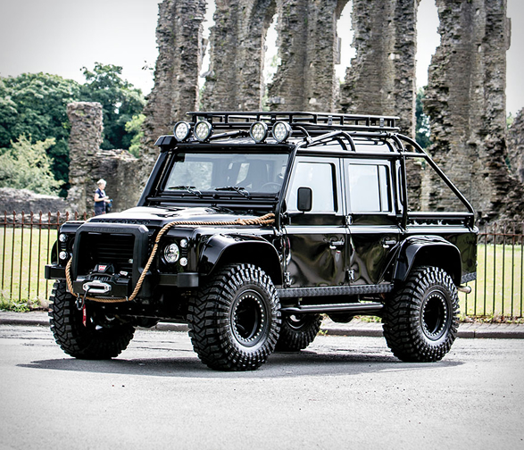 land-rover-defender-svx-spectre-2.jpg | Image