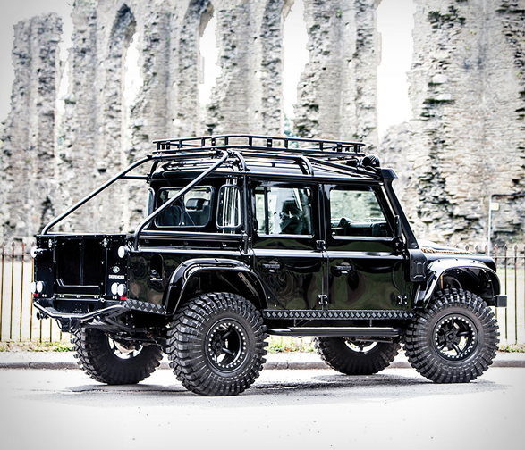 land-rover-defender-svx-spectre-3.jpg | Image