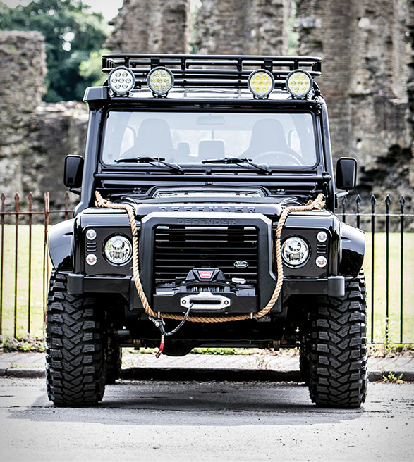 land-rover-defender-svx-spectre-7.jpg