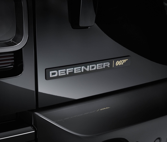 land-rover-defender-v8-bond-edition-6.jpg